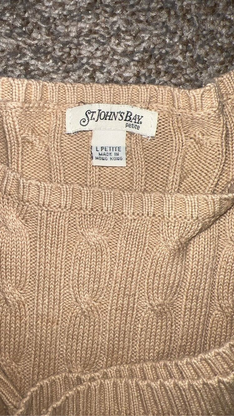 St. John’s Bay Petite Women’s Tan Cable Knit Sweater Size L Petite - Picture 3 of 3